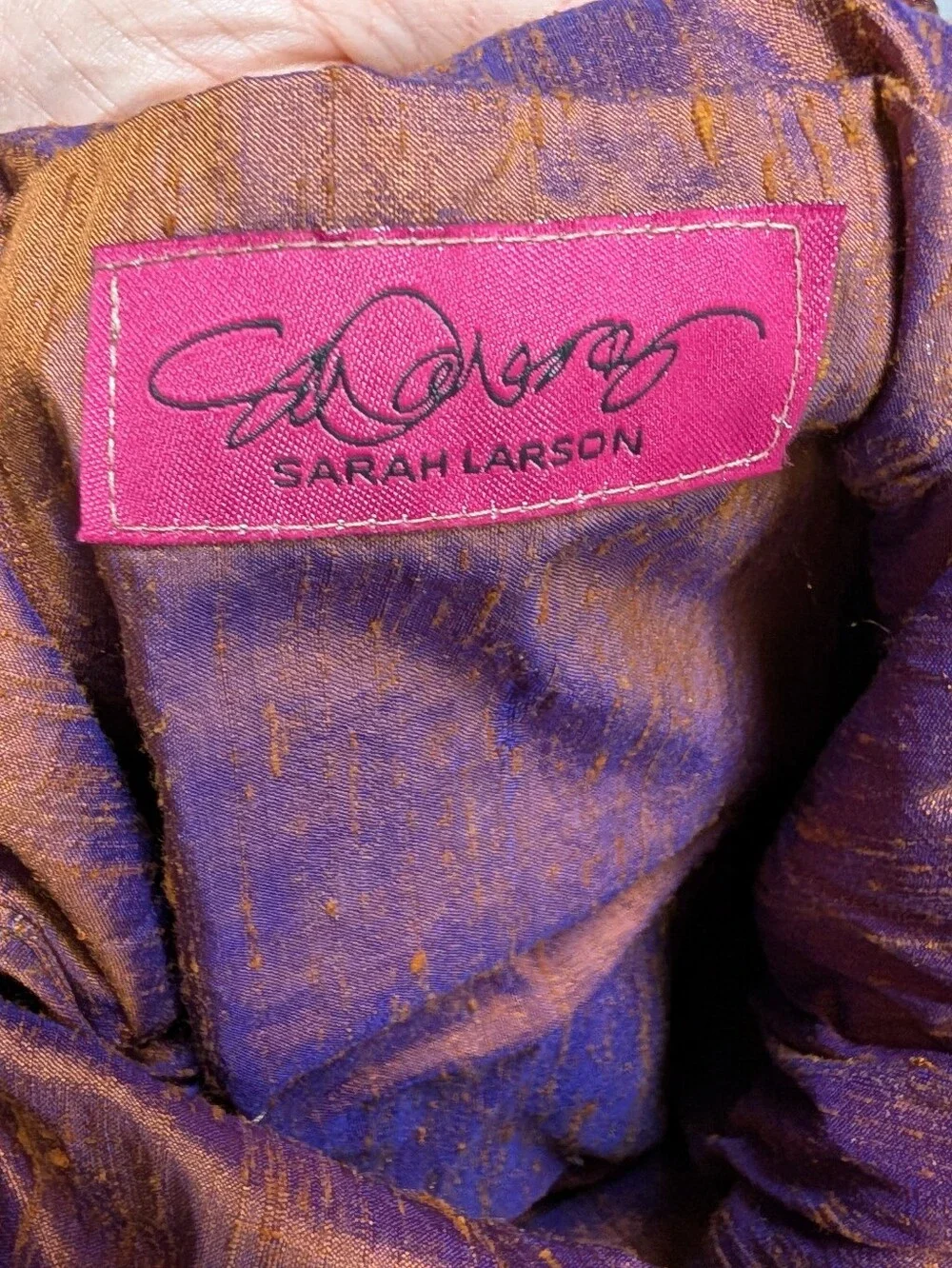 funky SARAH LARSON burgundy ruffle handbag purse art to wear